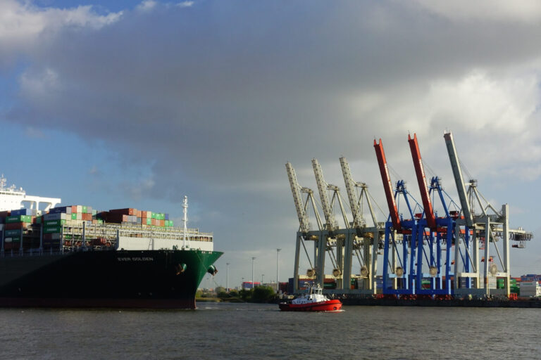 Opóźnienia w odprawach celnych w Porcie Hamburg